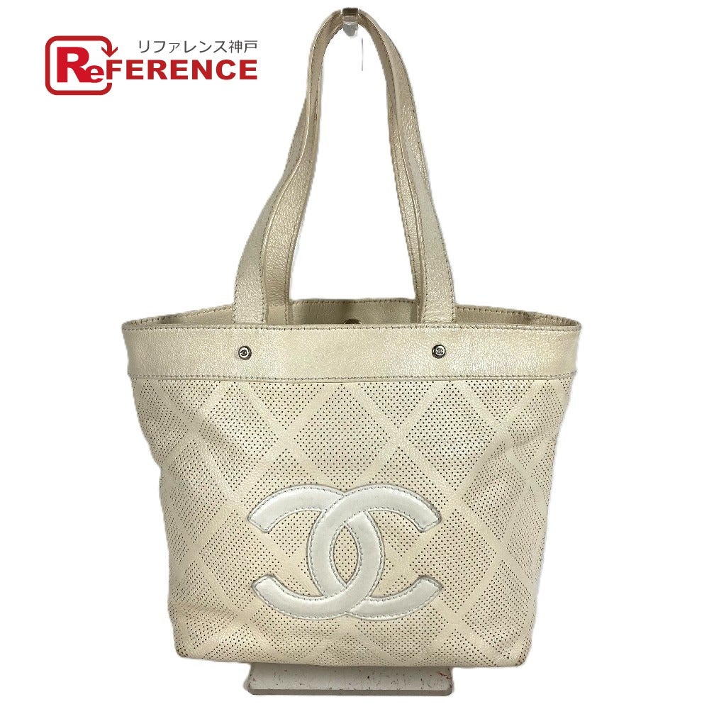CHANEL シャネル パンチング ロゴ CC ココマーク マトラッセ